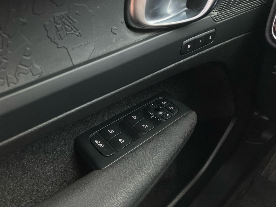 Volvo XC40 P6 ReCharge Plus 5d