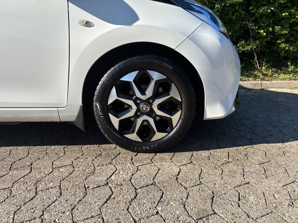 Toyota Aygo 1,0 VVT-i x-sky 5d