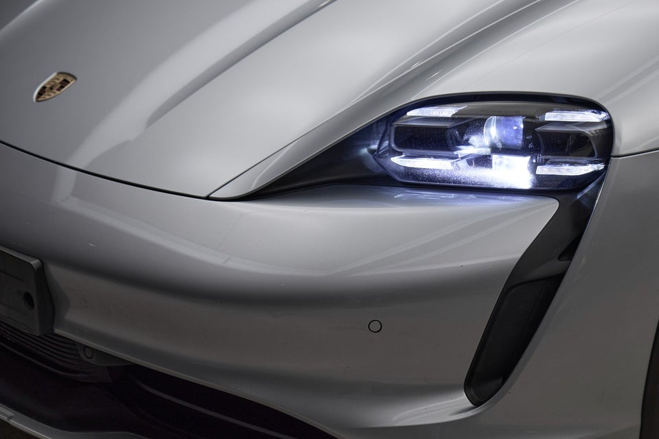 Porsche Taycan 4 Performance+ Cross Turismo 5d