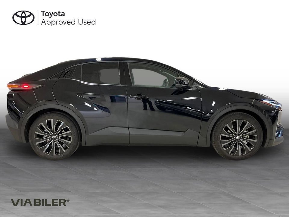 Toyota C-HR+ 77 Executive AWD 5d