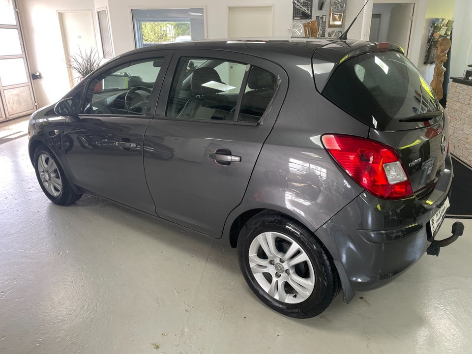 Opel Corsa 1,4 16V Cosmo 5d