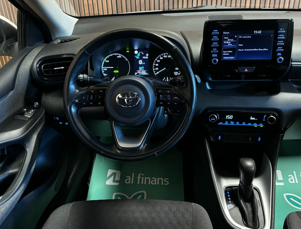 Toyota Yaris 1,5 Hybrid H3 e-CVT 5d