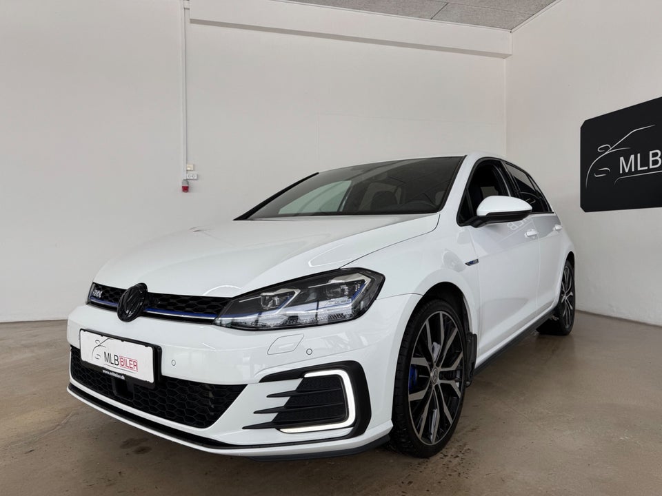 VW Golf VII 1,4 GTE DSG 5d