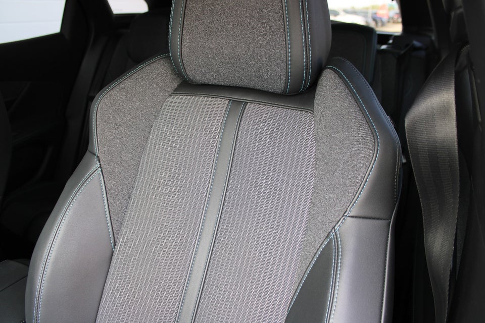 Peugeot 3008 1,6 Hybrid Allure EAT8 5d