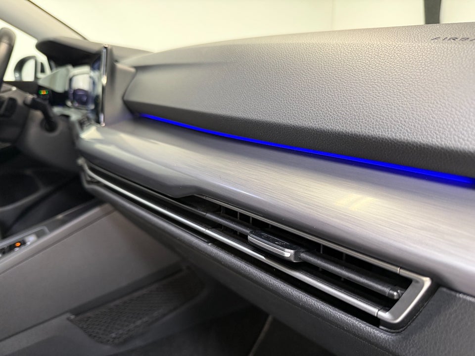 VW Golf VIII 2,0 TDi 150 Style DSG 5d
