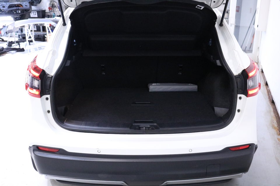 Nissan Qashqai 1,3 Dig-T 140 Tekna+ 5d