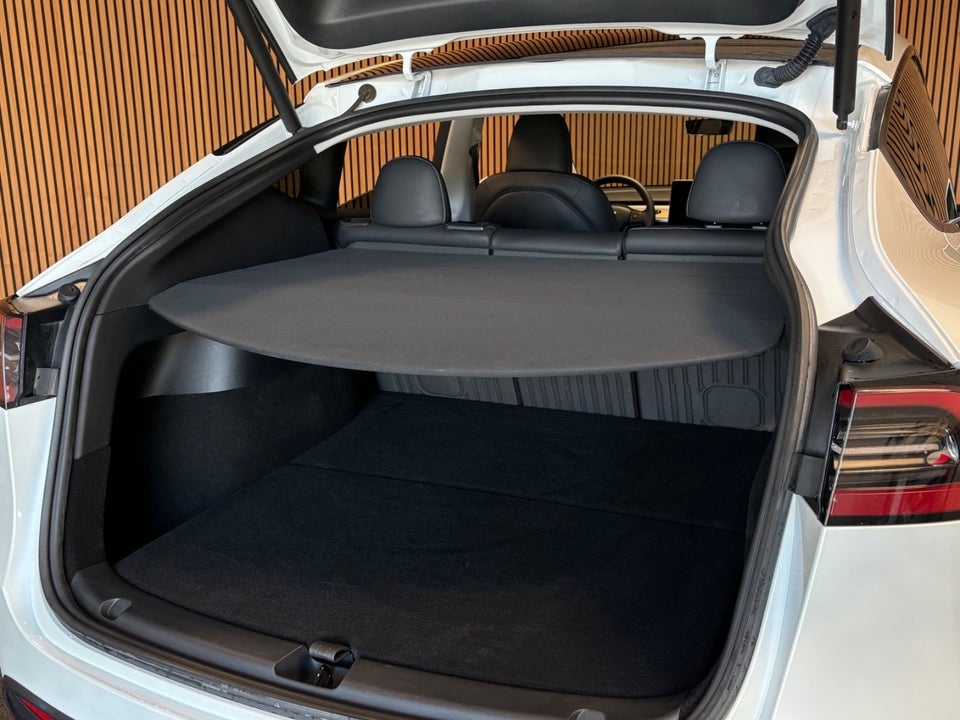 Tesla Model Y RWD 5d