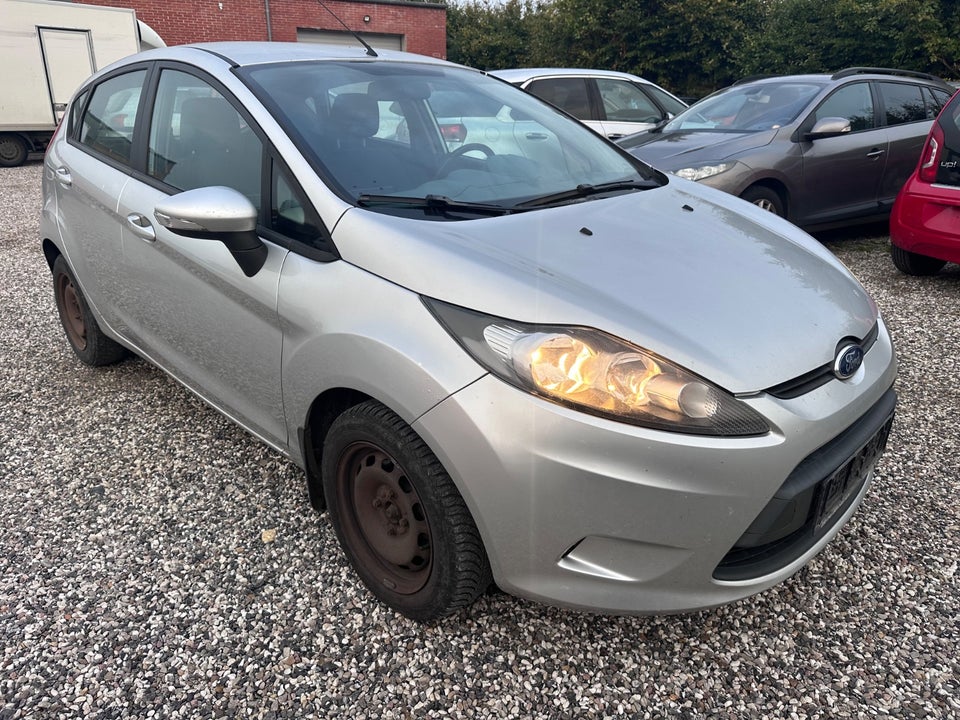 Ford Fiesta 1,25 82 Titanium 5d