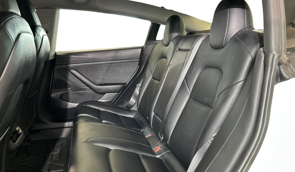 Tesla Model 3 Standard Range+ RWD 4d