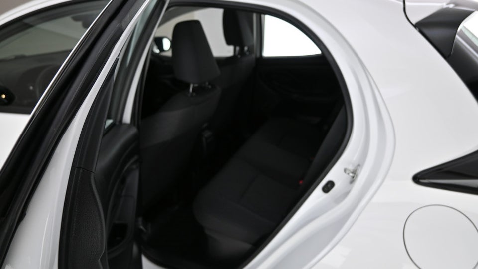 Toyota Yaris 1,5 Hybrid Essential e-CVT 5d