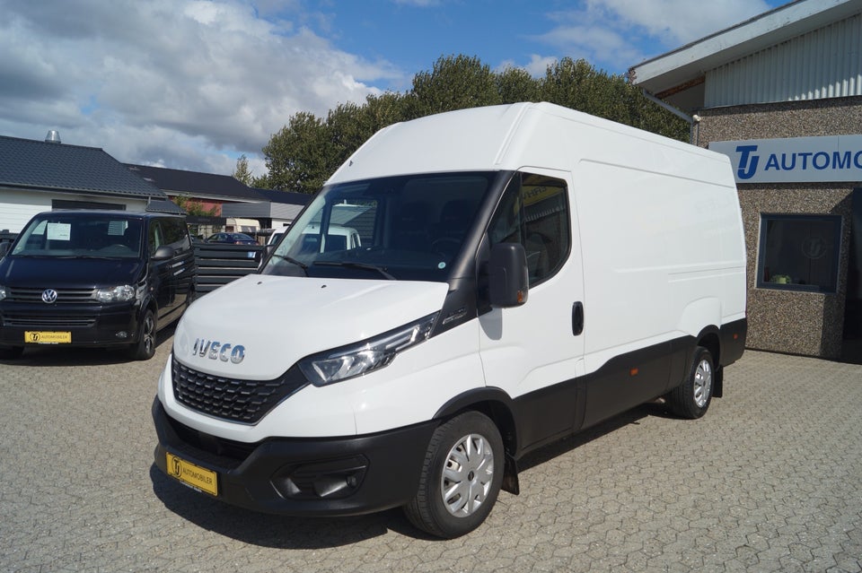 Iveco Daily 2,3 35S16 12m³ Van AG8