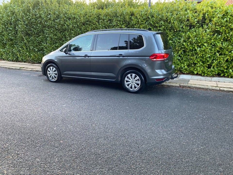 VW Touran 1,6 TDi 115 Comfortline Connect DSG 7prs 5d