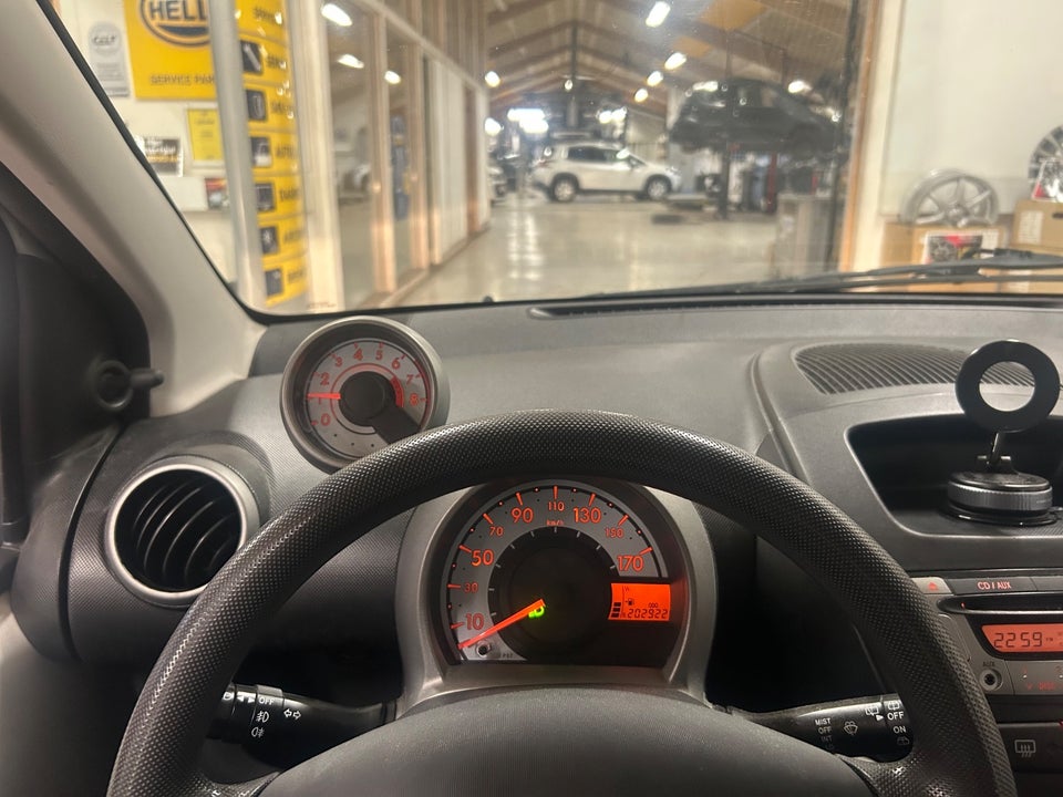 Peugeot 107 1,0 Champion Air 5d