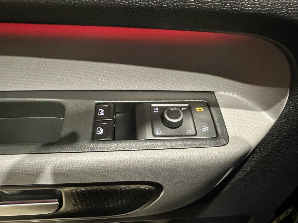 VW ID.Buzz 77 Pro SWB 5d