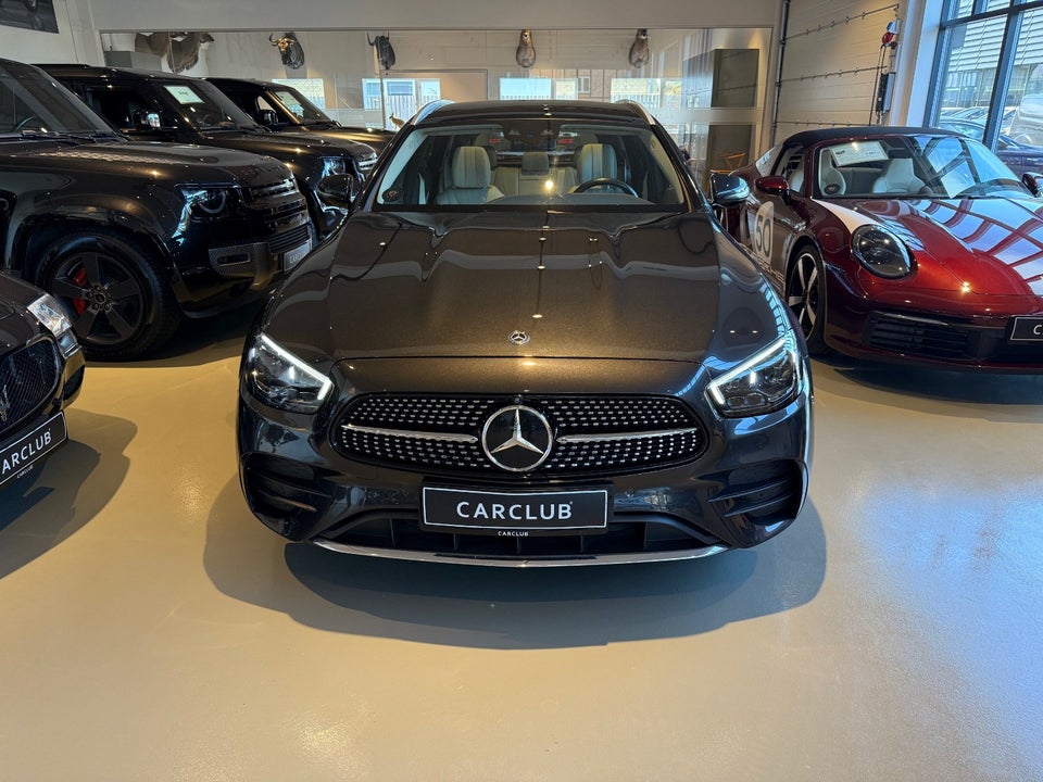 Mercedes E300 de 2,0 AMG Line stc. aut. 4Matic 5d