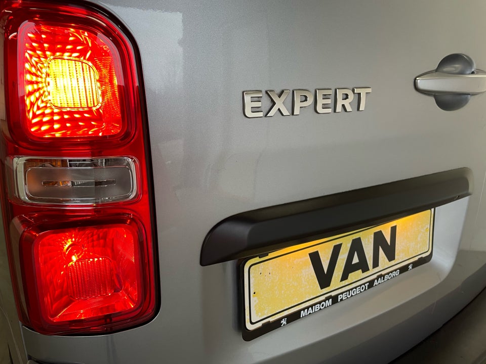 Peugeot Expert 2,0 BlueHDi 122 L3 Premium EAT8 Van