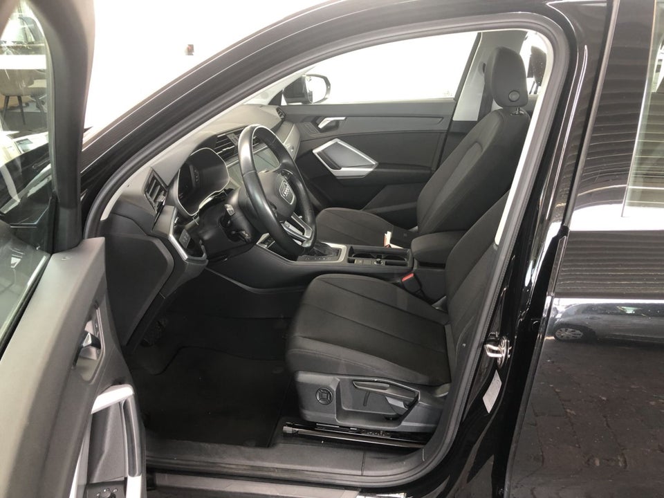 Audi Q3 45 TFSi e Attitude plus S-tr. 5d