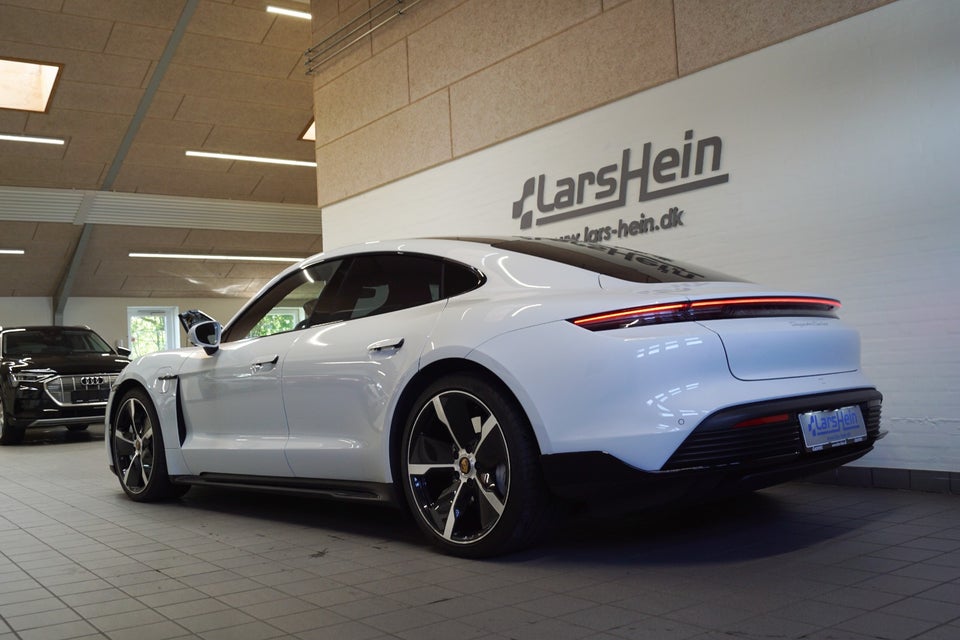 Porsche Taycan Turbo Performance+  4d