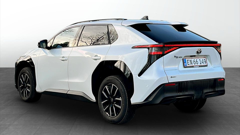 Toyota bZ4X 73 Executive 5d