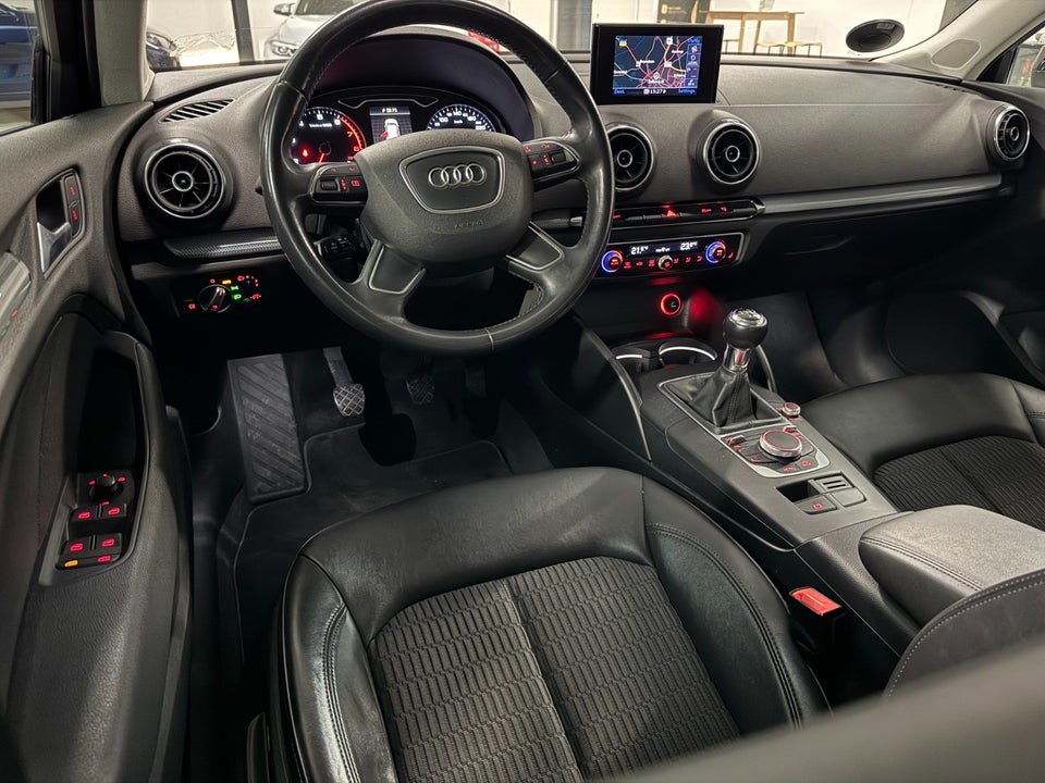 Audi A3 1,4 TFSi 140 Ambiente Sportback 5d