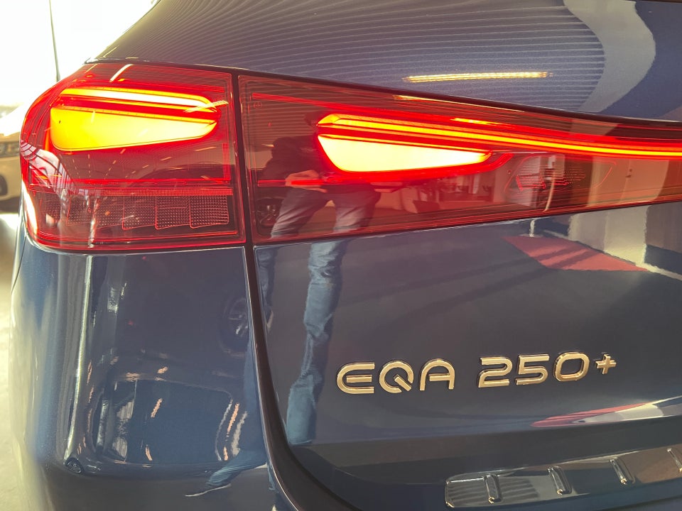 Mercedes EQA250+ Electric Art 5d