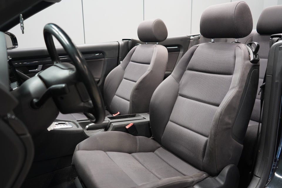 Audi A4 2,4 V6 Cabriolet Multitr. 2d