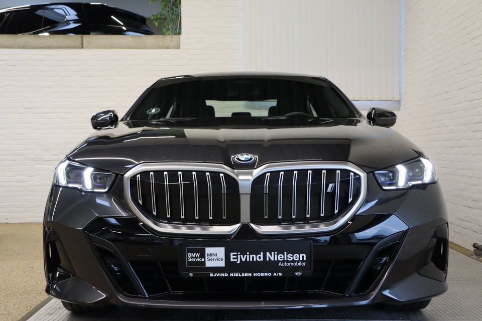 BMW i5 eDrive40 M-Sport 4d