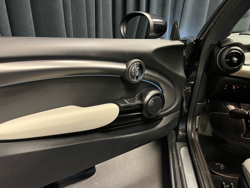 MINI Cooper SE Yours Lounge 3d