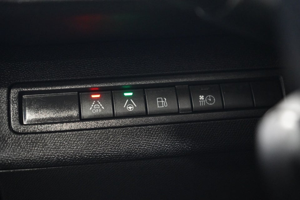 Peugeot 3008 1,6 Hybrid4 Allure Pack Limited EAT8 5d