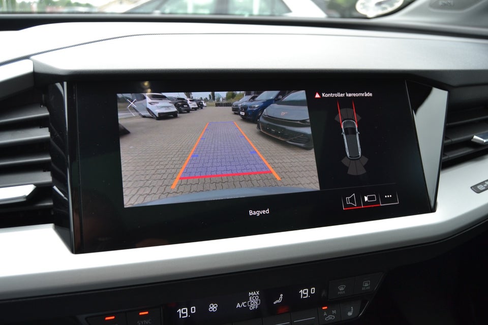 Audi Q4 e-tron 40  5d