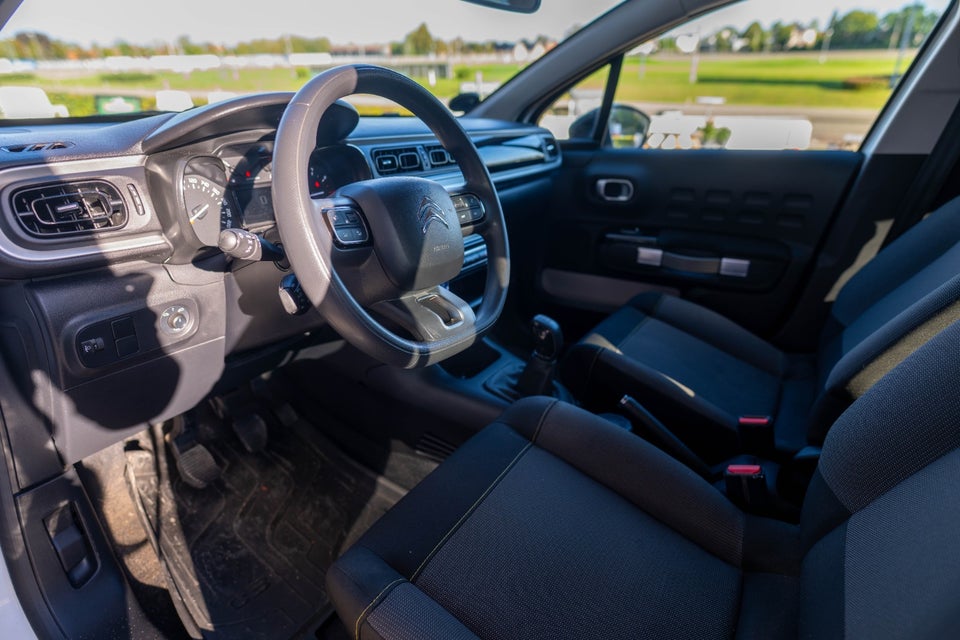 Citroën C3 1,2 PureTech 83 Shine Van 5d