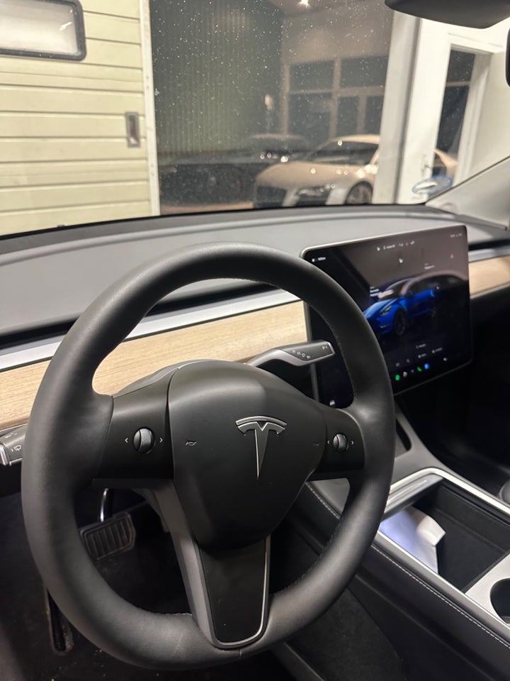 Tesla Model Y RWD 5d