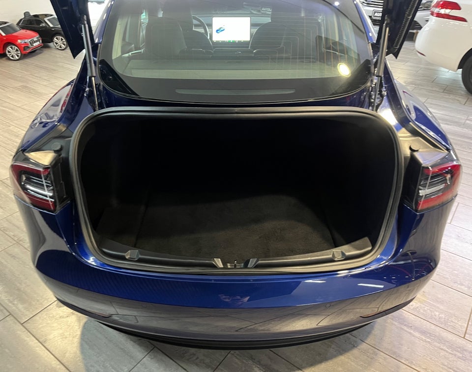 Tesla Model 3 Long Range AWD 4d