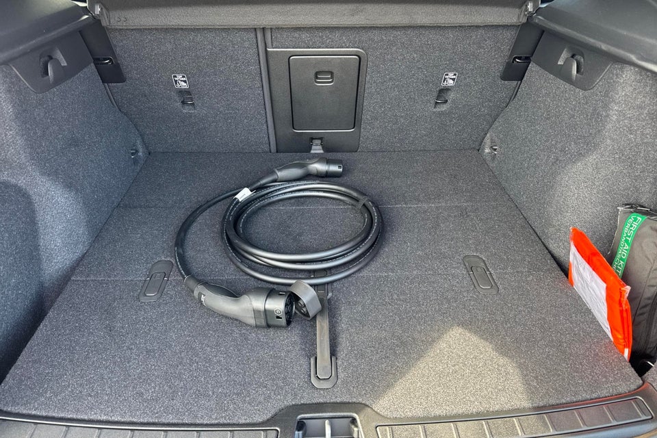 Volvo EX40 Standard Range Plus 5d