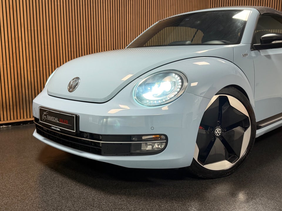 VW The Beetle 2,0 TDi 140 Design Cabriolet 2d