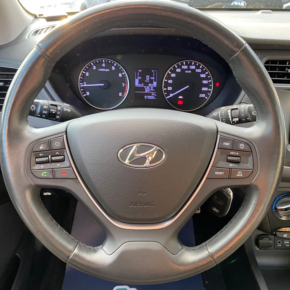 Hyundai i20 Active Cross 1,0 T-GDi Life 5d