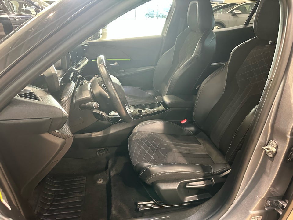 Peugeot e-2008 50 GT Sky 5d