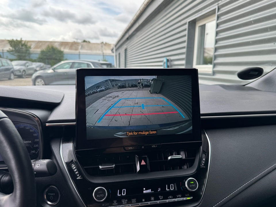 Toyota Corolla 1,8 Hybrid Style Touring Sports e-CVT 5d