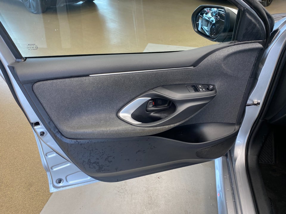 Toyota Yaris 1,5 Hybrid Essential e-CVT 5d