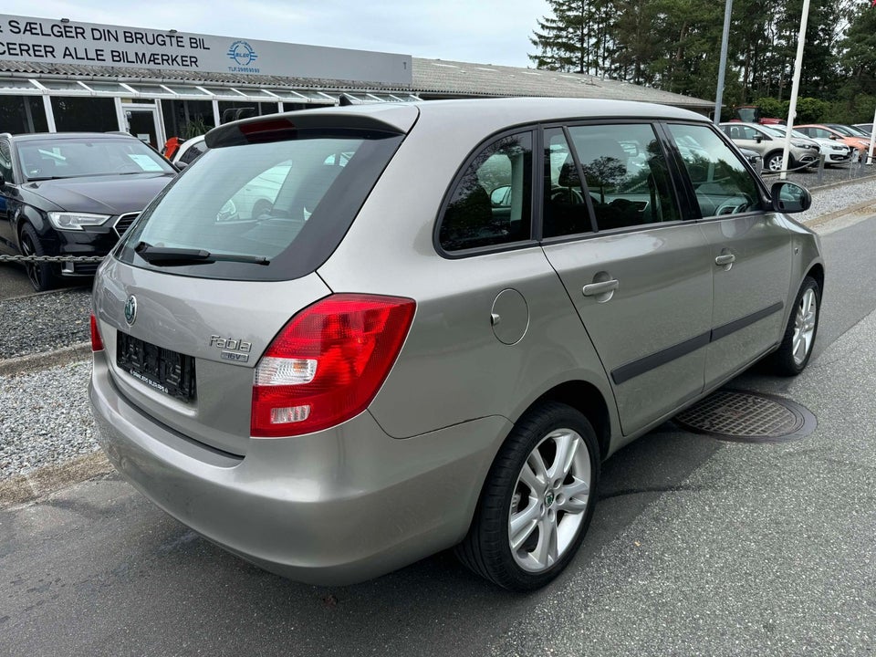 Skoda Fabia 1,4 16V Ambiente Combi 5d