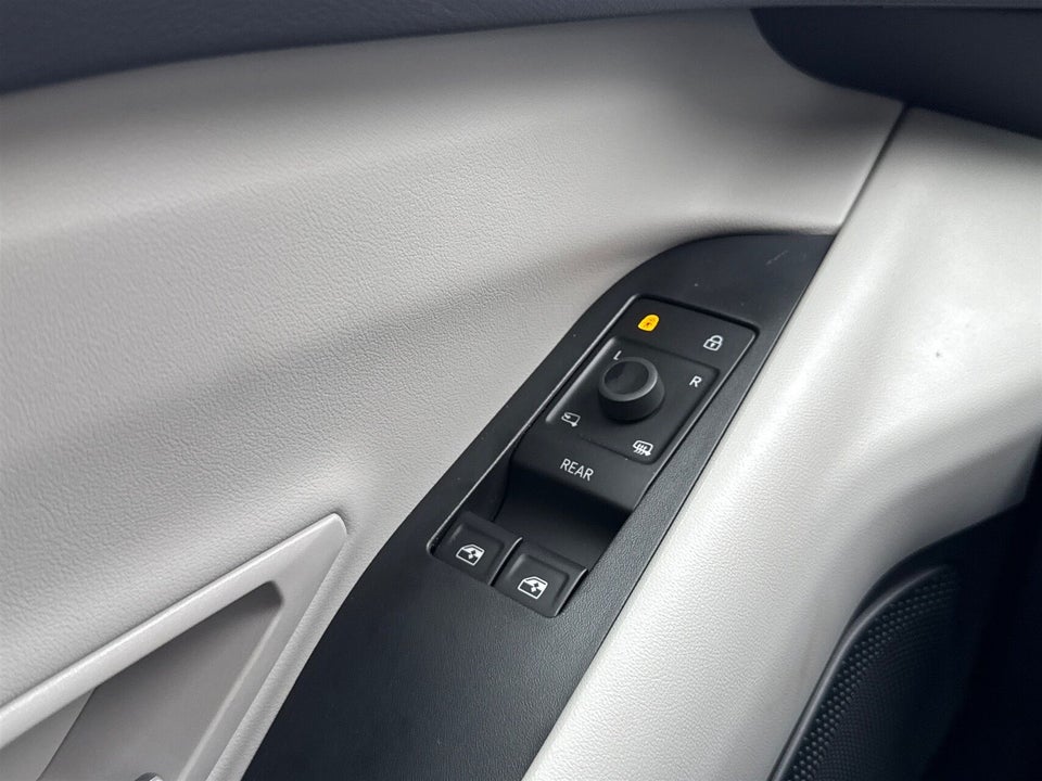 Ford Explorer 82 Premium Extended Range 5d