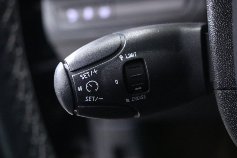 Peugeot 208 1,6 BlueHDi 100 Allure Sky 5d