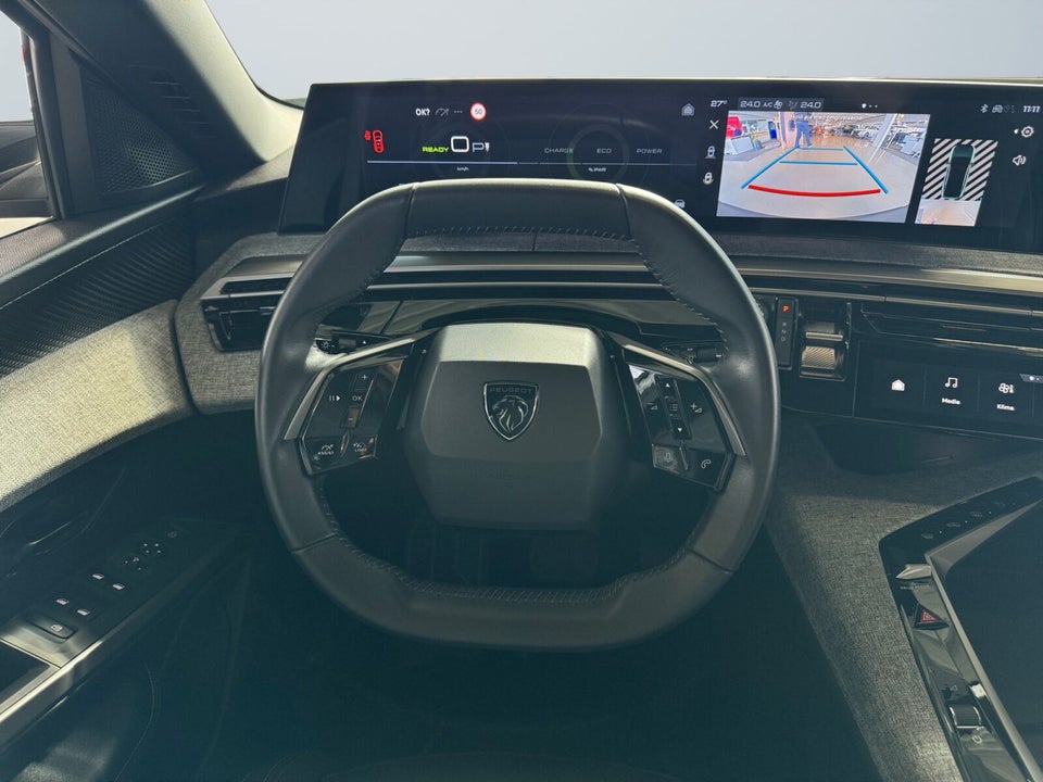 Peugeot e-3008 77 GT Pack 5d