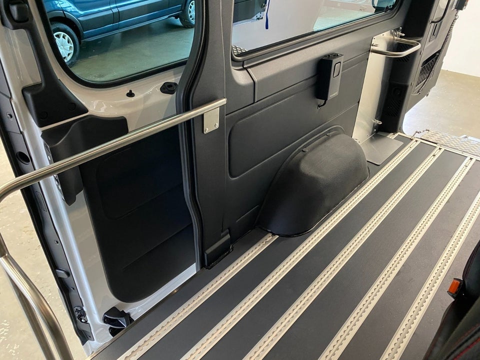 Mercedes Sprinter 317 2,0 CDi A2 Tourer PRO aut. RWD