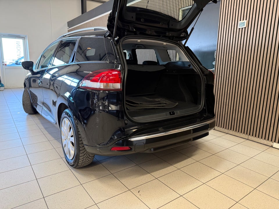 Renault Clio IV 0,9 TCe 90 Expression Sport Tourer 5d