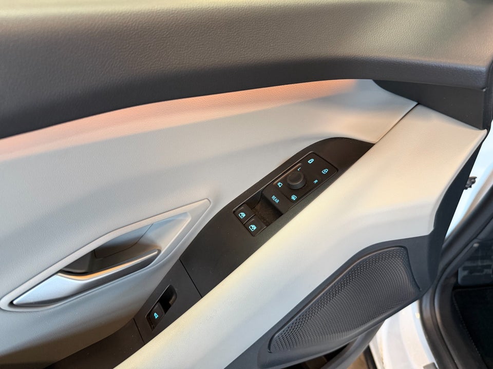 Ford Explorer 77 Premium Extended Range 5d