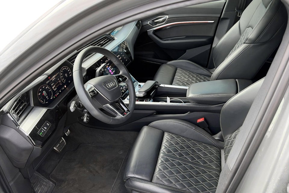 Audi Q8 e-tron 55 Advanced quattro 5d