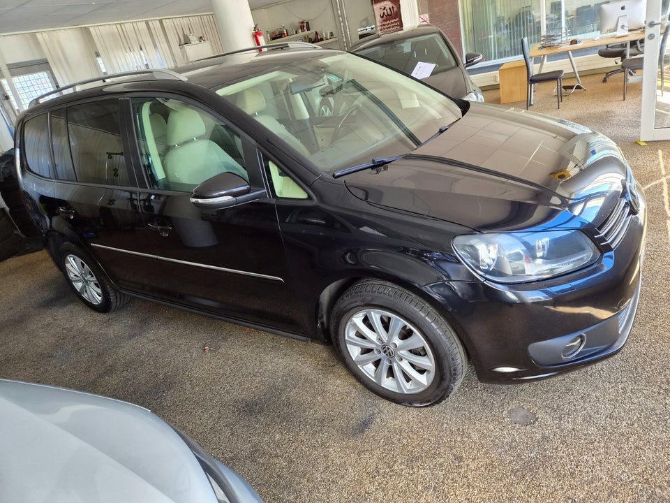 VW Touran 2,0 TDi 140 Comfortline DSG BMT 7prs 5d
