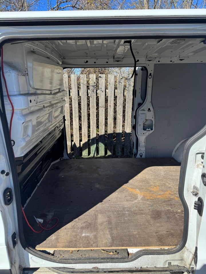 Renault Trafic T29 2,0 dCi 120 L2H1