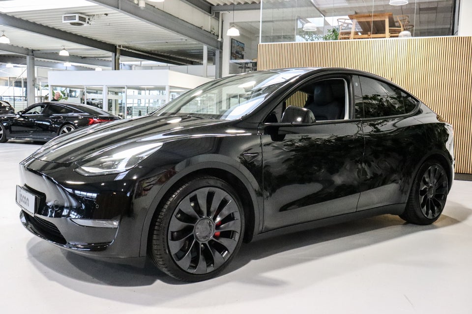 Tesla Model Y Performance AWD 5d